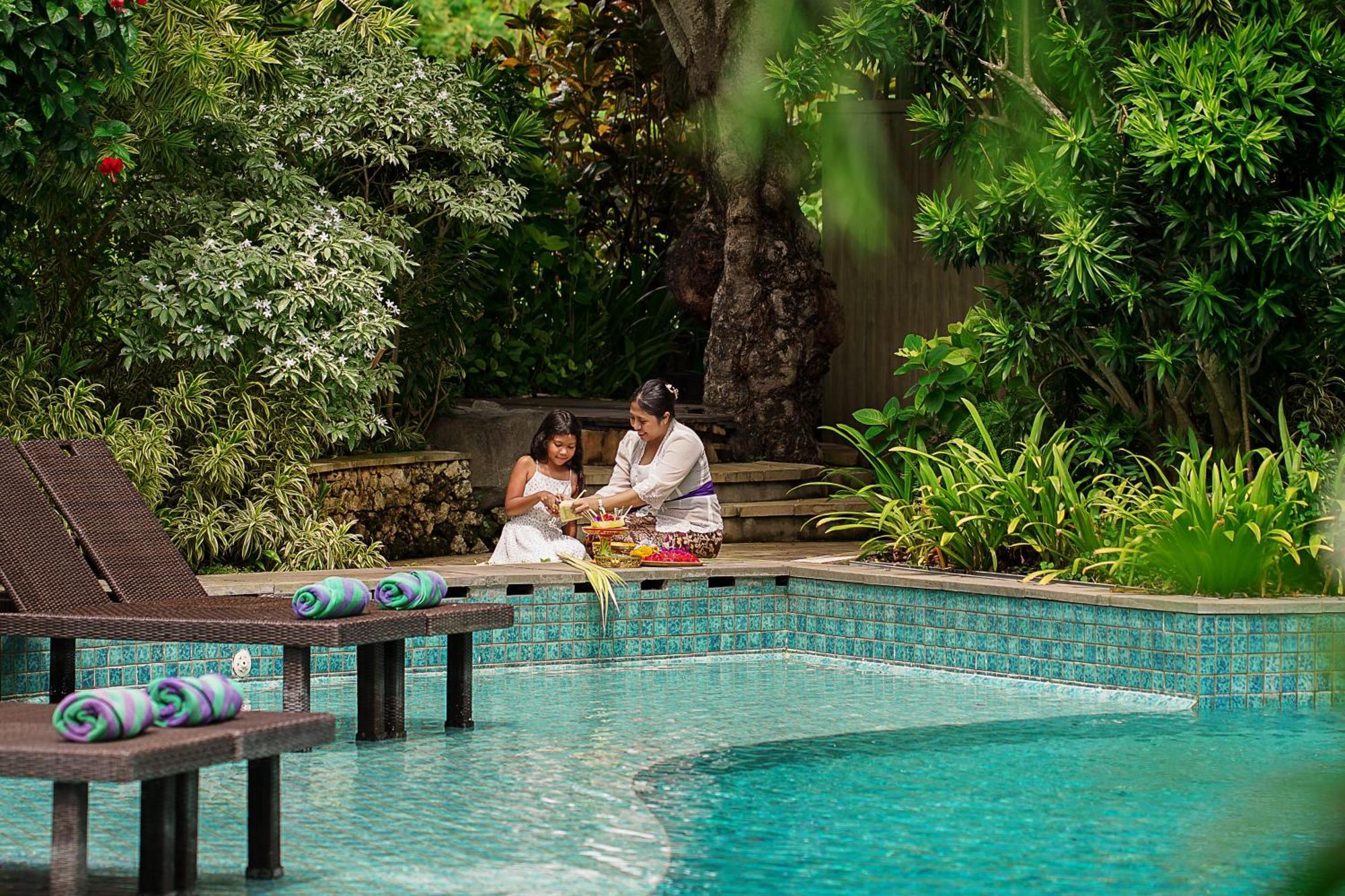 Royal Tulip Springhill Resort Jimbaran Экстерьер фото A Thai spa